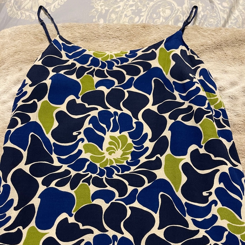 Banana republic tank with adjustable straps size 4